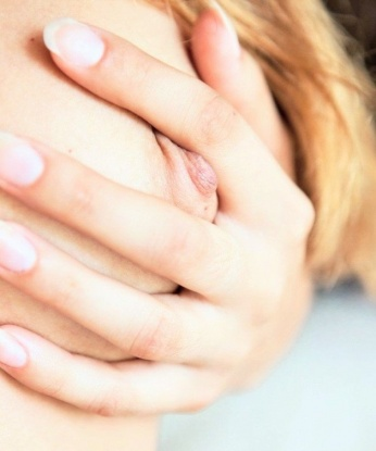 Развратная и страстная куколка подарит тебе незабываемые моменты удовольствия. Готова расслабить тебя и позаботиться о твоем настроении. Позвони, и я стану твоей маленькой грешницей! 15755, 28 лет